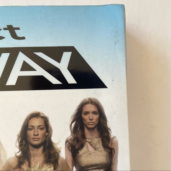 “Project Runway" Large Ex-Lib Paperback Book - Picture 2 of 16